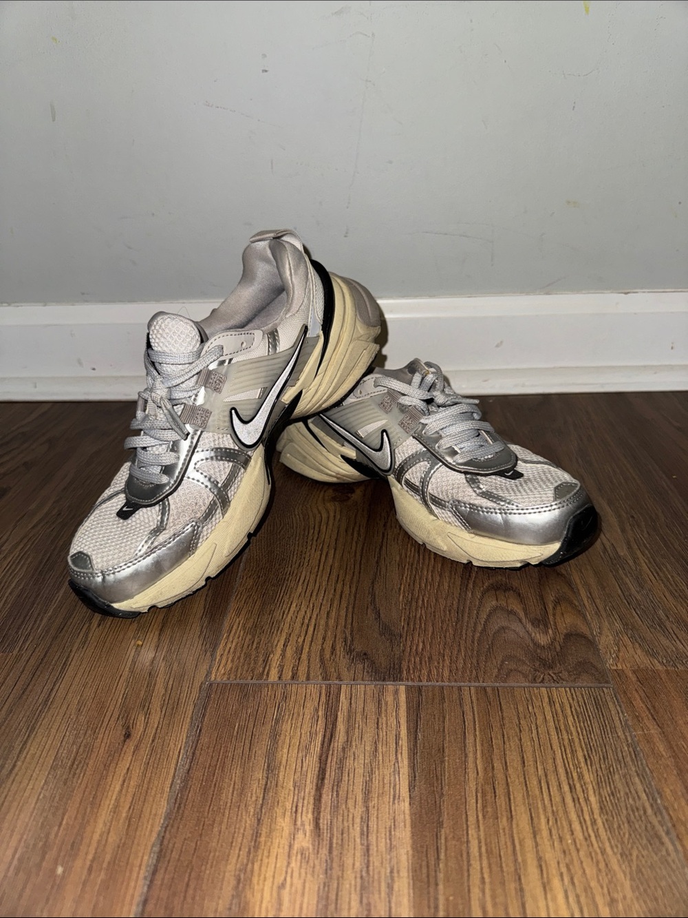 Nike V2K Run Shoes Women's Silver and Cream Athletic Running Sneakers